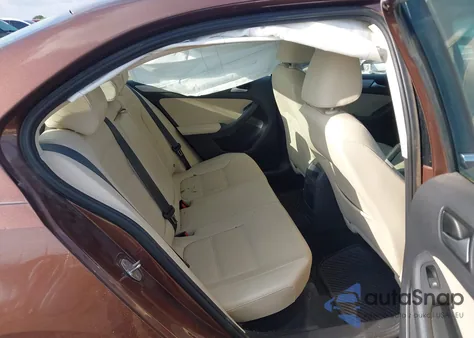 2017 Volkswagen Jetta Se z USA, uszkodzony, nr VIN 3VWDB7AJ8HM390198